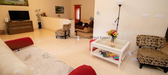 4 bedrooms Villa in Xylotymbou, Cyprus No. 1447 9