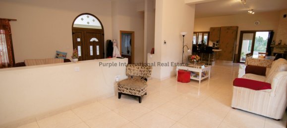 4 bedrooms Villa in Xylotymbou, Cyprus No. 1447 15