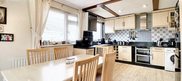 4 bedrooms House in Tatsfield, United Kingdom No. 4740 2