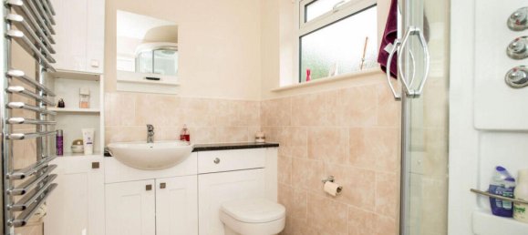 4 bedrooms House in Tatsfield, United Kingdom No. 4740 8