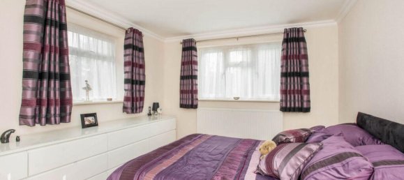 4 bedrooms House in Tatsfield, United Kingdom No. 4740 7