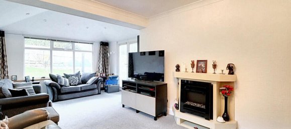 4 bedrooms House in Tatsfield, United Kingdom No. 4740 5