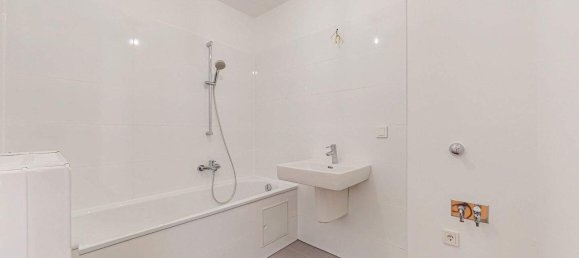 Studio in Brigittenau, Austria No. 246356 6