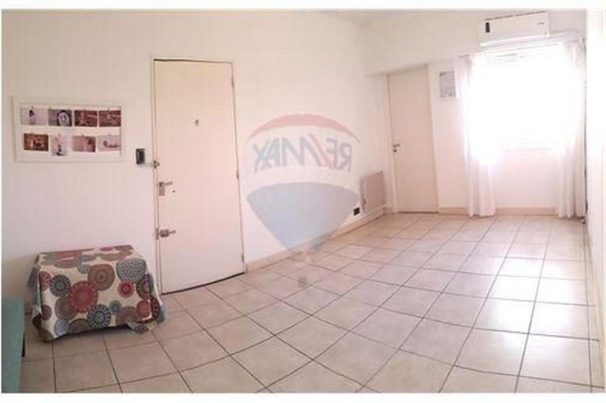 Studio in Bermudez, Argentina No. 8037