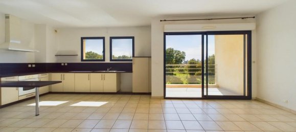 2 Schlafzimmer Wohnung in Ajaccio, France, Nr. 74184 3