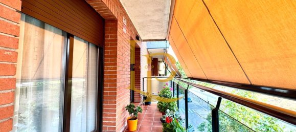 Dúplex de 4 dormitorios en Rubí, Spain No. 191204 2