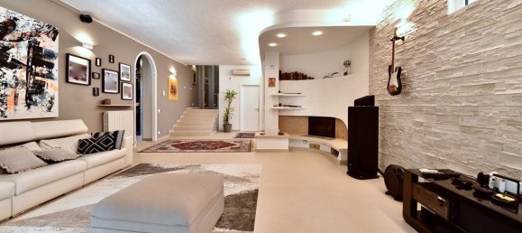 5-Zimmer Villa in Monza, Italy, Nr. 79327 8