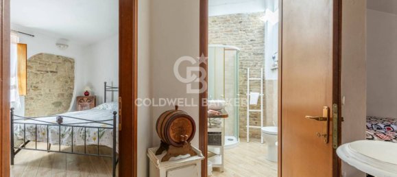 3 bedrooms House in Torgiano, Italy No. 356578 22