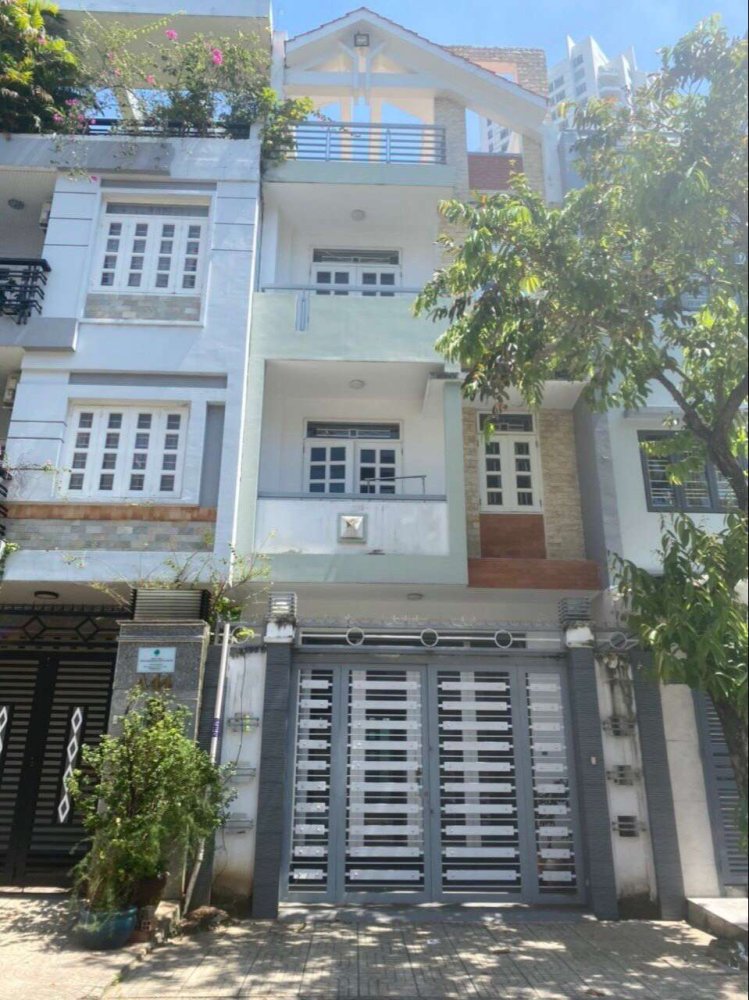 90m² Townhouse in District 7, Vietnam No. 12835