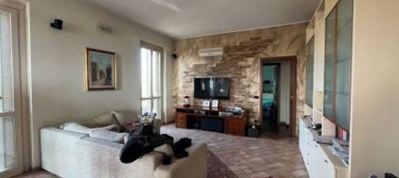 4-salle Appartement à Cormano, Italy No. 29811 7