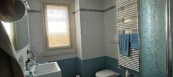 4-salle Appartement à Cormano, Italy No. 29811 15