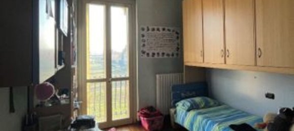 4-salle Appartement à Cormano, Italy No. 29811 12