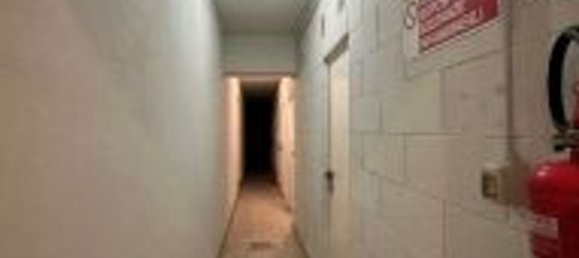 4-salle Appartement à Cormano, Italy No. 29811 19