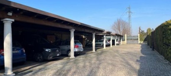 4-salle Appartement à Cormano, Italy No. 29811 20