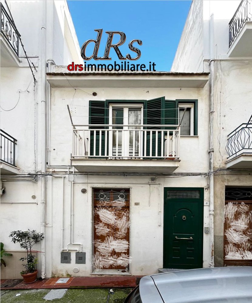 Apartamento de 3 habitaciónes en Pisticci, Italy No. 136308