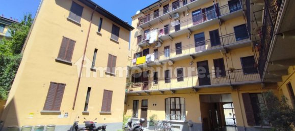 2 bedrooms Apartment in Milan, Italy No. 323015 3