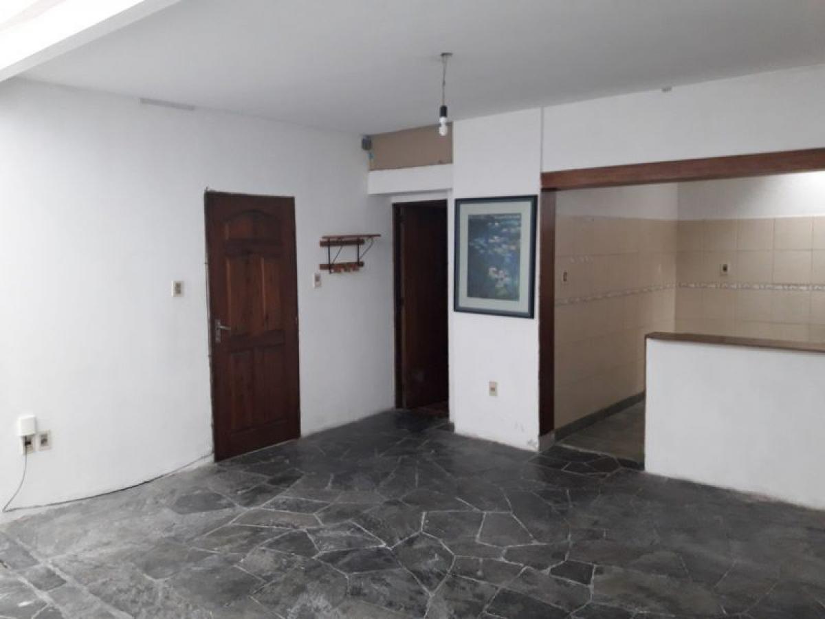 2 bedrooms House in Montevideo, Uruguay No. 4279