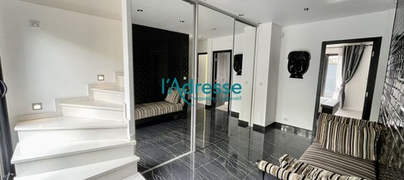 4 bedrooms House in Nanterre, France No. 299615 6