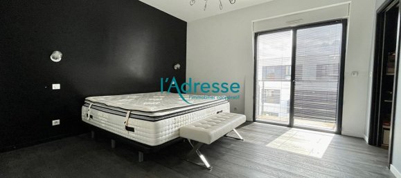 4 bedrooms House in Nanterre, France No. 299615 8