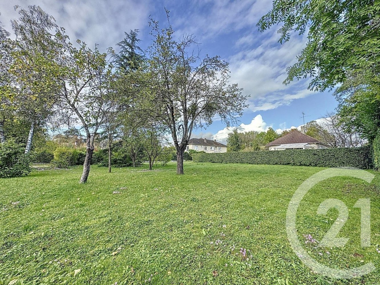 752m² Land in Saint-Jean-le-Blanc, France No. 219033