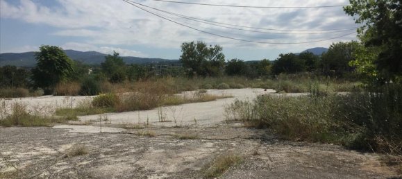 1050m² Property in Pylaia, Greece No. 5518 11