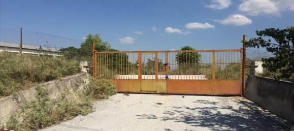 1050m² Property in Pylaia, Greece No. 5518 12