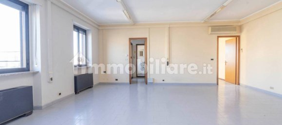 Oficina de 3 habitaciónes en Rivoli, Italy No. 324647 5