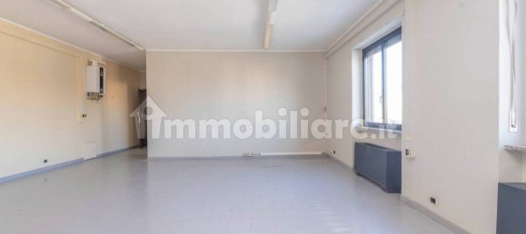 Oficina de 3 habitaciónes en Rivoli, Italy No. 324647 10