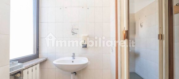 Oficina de 3 habitaciónes en Rivoli, Italy No. 324647 20