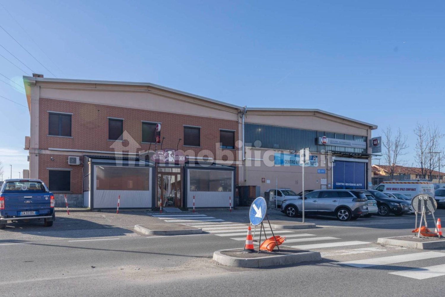 Oficina de 3 habitaciónes en Rivoli, Italy No. 324647