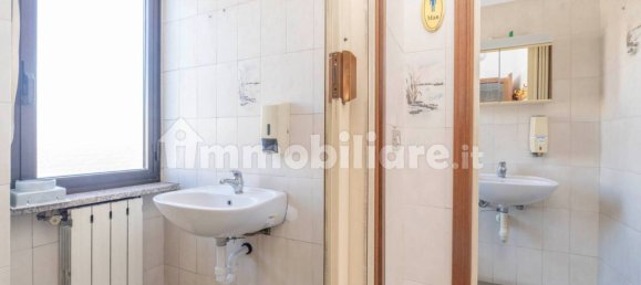 Oficina de 3 habitaciónes en Rivoli, Italy No. 324647 24