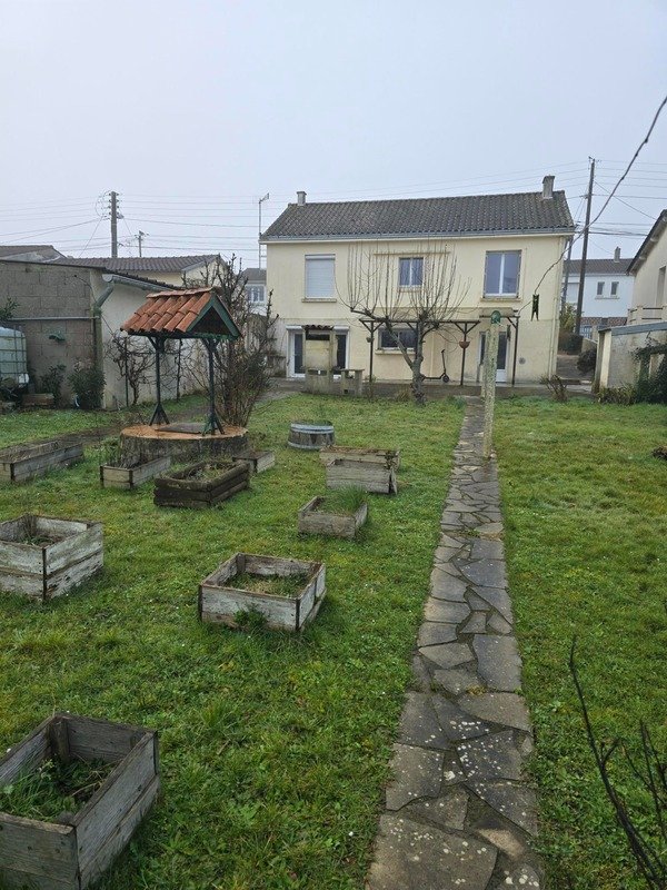 3 bedrooms House in La Roche-sur-Yon, France No. 95954