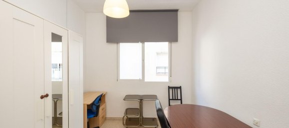 4 bedrooms Apartment in Granada, Spain No. 183212 7