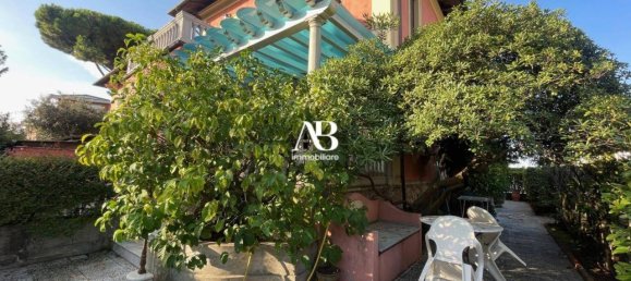 5 rooms Villa in Camaiore, Italy No. 34542 3