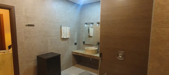 4 bedrooms Apartment in Nasimi, Azerbaijan No. 1741 30