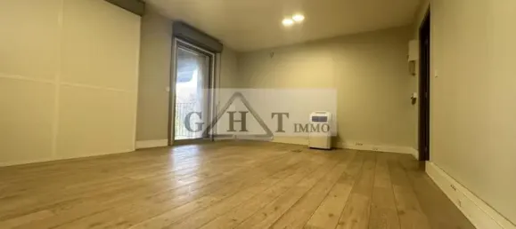 35m² Commercial property in Boissy-Saint-Leger, France No. 346155 3