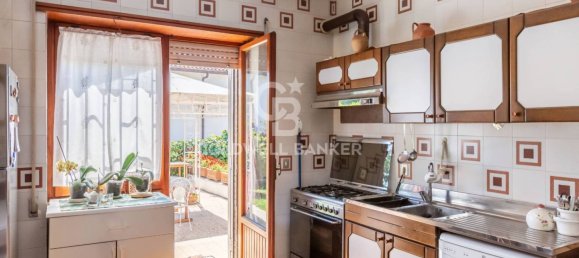 4 bedrooms Villa in Rome, Italy No. 297471 6