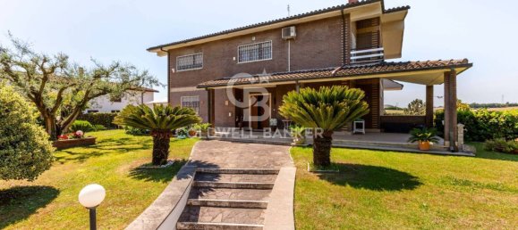 4 bedrooms Villa in Rome, Italy No. 297471 3