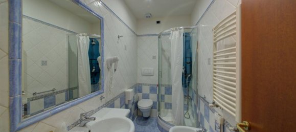6 rooms Apartment in Rome, Italy No. 219070 6
