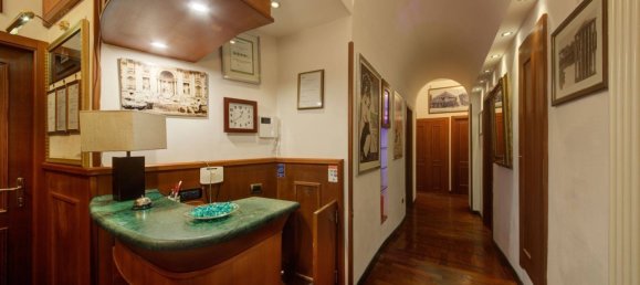 6 rooms Apartment in Rome, Italy No. 219070 2