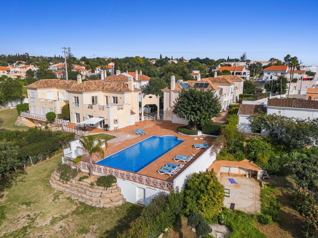 3 Schlafzimmer Villa in Almancil, Portugal, Nr. 318547