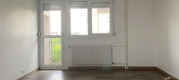 3 rooms Apartment in Longwy, France No. 160357 2