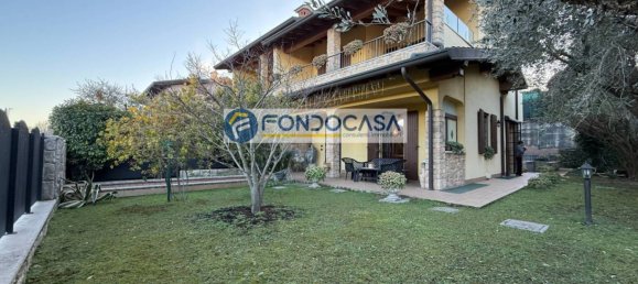 4 bedrooms Villa in Desenzano del Garda, Italy No. 15336 3