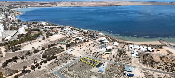 854m² Land in Streaky Bay, Australia No. 445 2