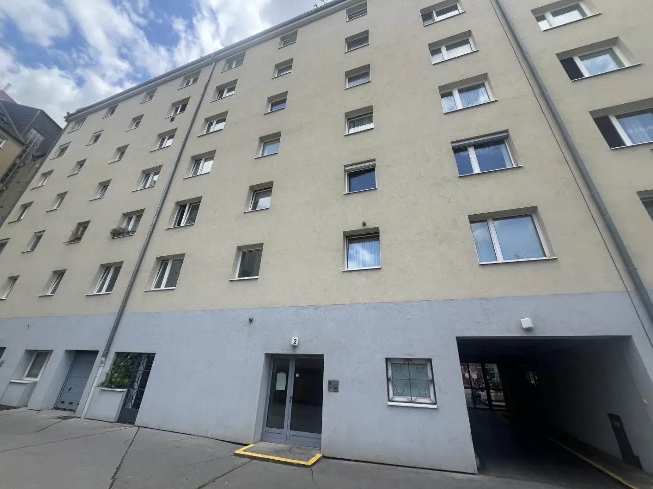 2 rooms Apartment in Favoriten, Austria No. 151871