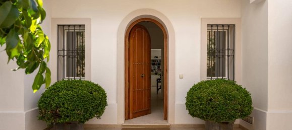 4 bedrooms House in La Quinta, Spain No. 155709 5