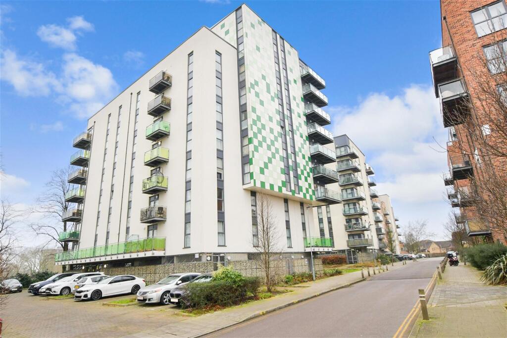 2 bedrooms Apartment in Essex, United Kingdom No. 4169