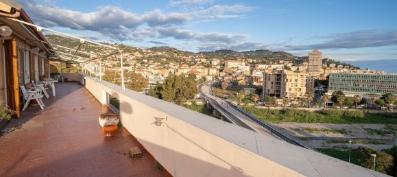Penthouse de 3 divisões em Imperia, Italy N.º 39204 24