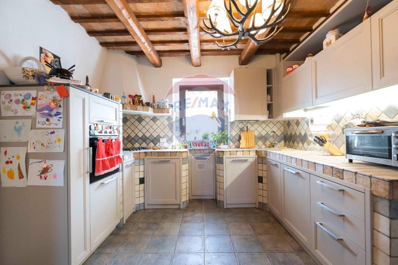 Casa de 11 habitaciónes en Cupramontana, Italy No. 6533