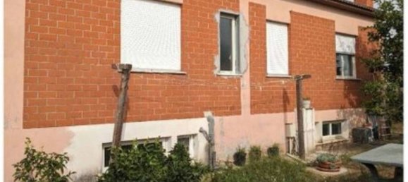 Дом с 4 комнатами в Неттуно, Италия № 184427 3